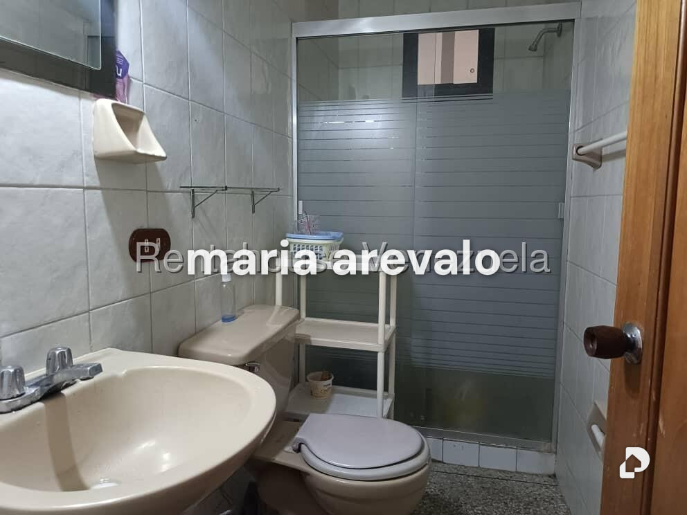 Casa en Colinas de Vista Alegre, Caracas – 27