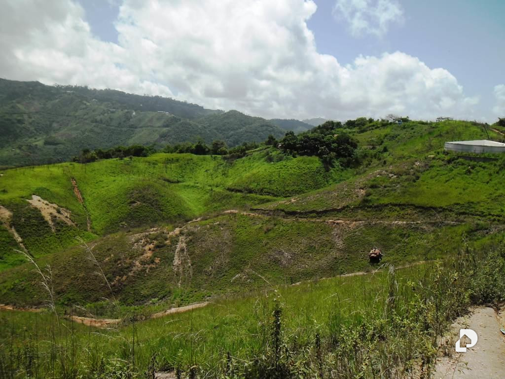 Land in El Hatillo, Caracas – 28