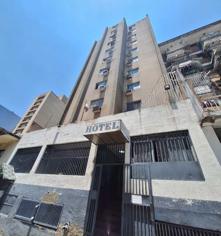 Edificio en Av. Baralt, Caracas - 1