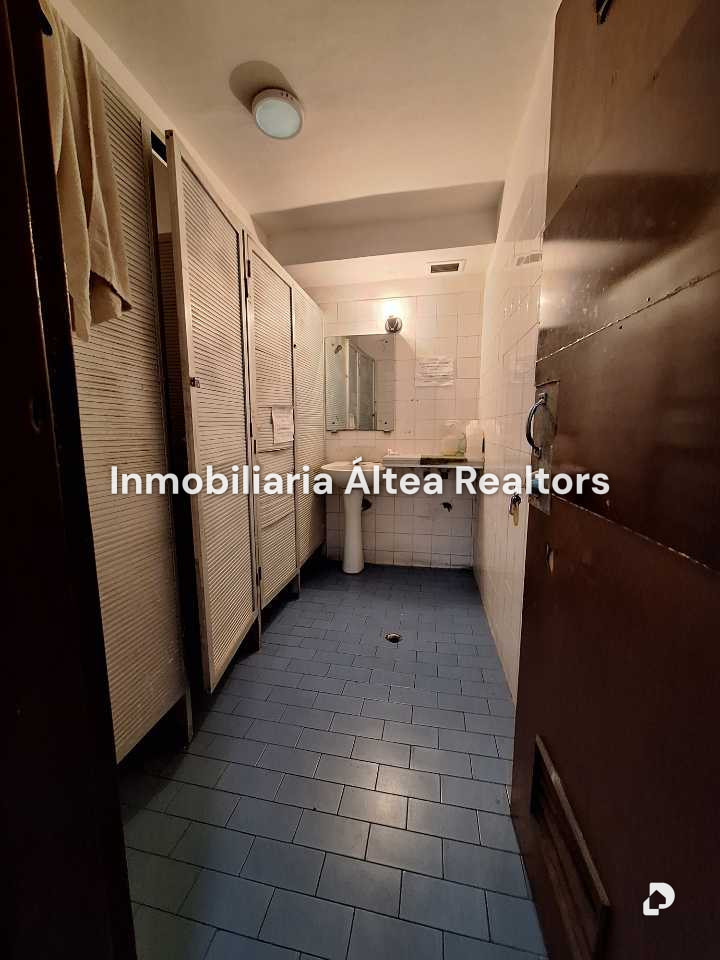 Edificio en Av. Baralt, Caracas – 14