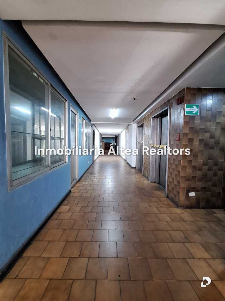 Edificio en Av. Baralt, Caracas – 6