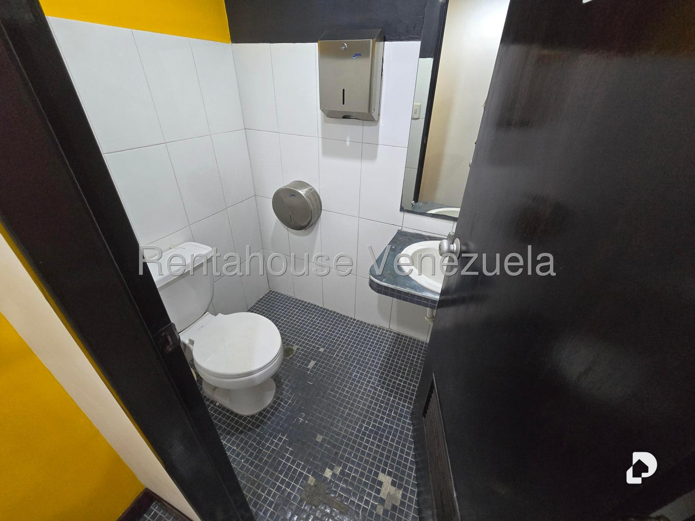 Local comercial en El Recreo, Caracas – 14