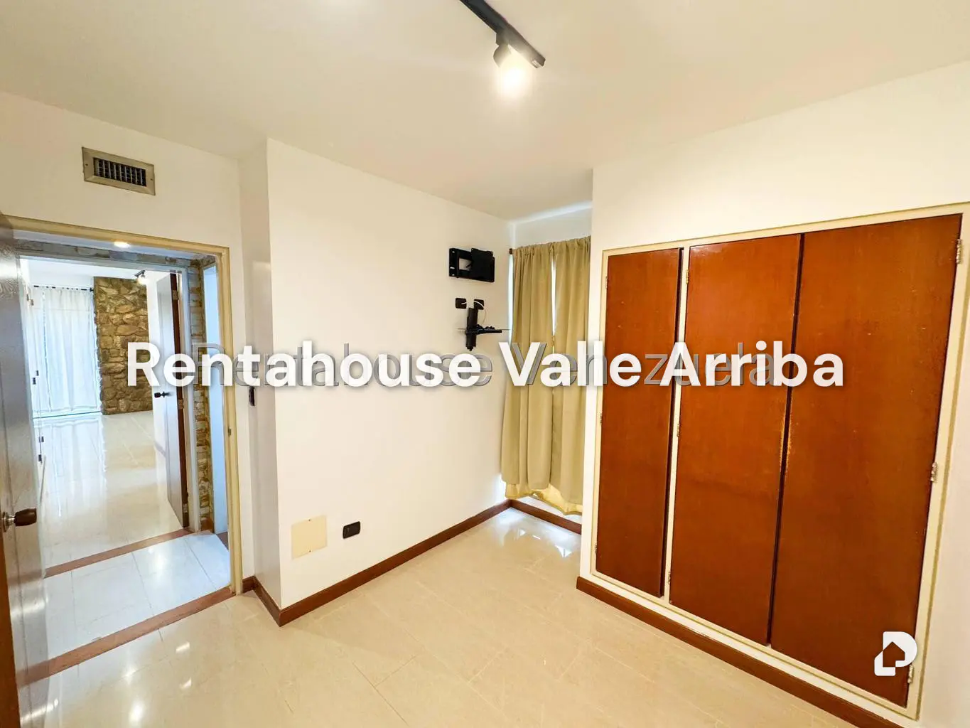 Apartamento en Los Naranjos de las Mercedes, Caracas – 28