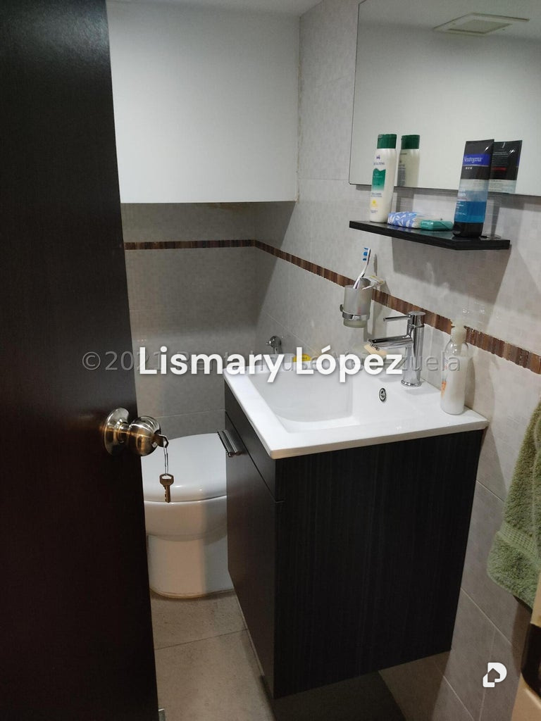 Local comercial en Las Mercedes, Caracas – 18