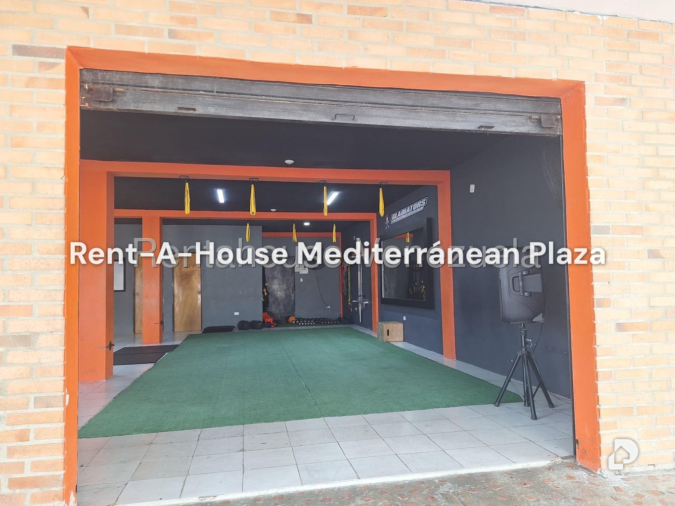 Local comercial en Altos de La Esmeralda, San Diego – 1