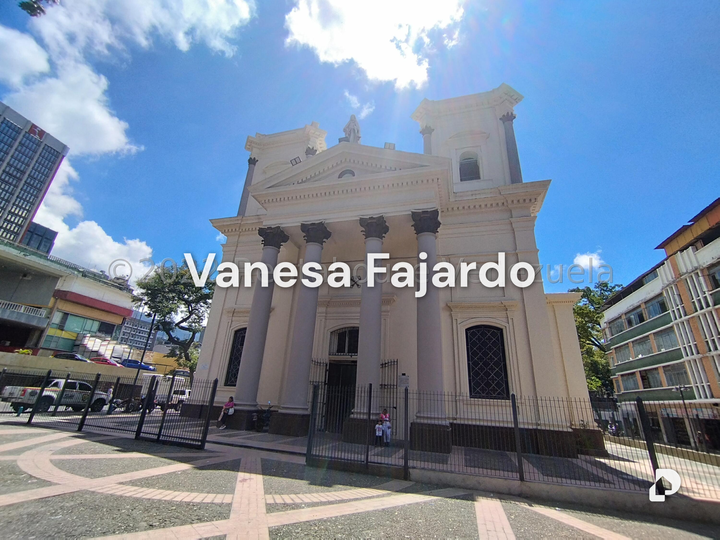 Edificio en Parroquia Santa Teresa, Caracas – 21