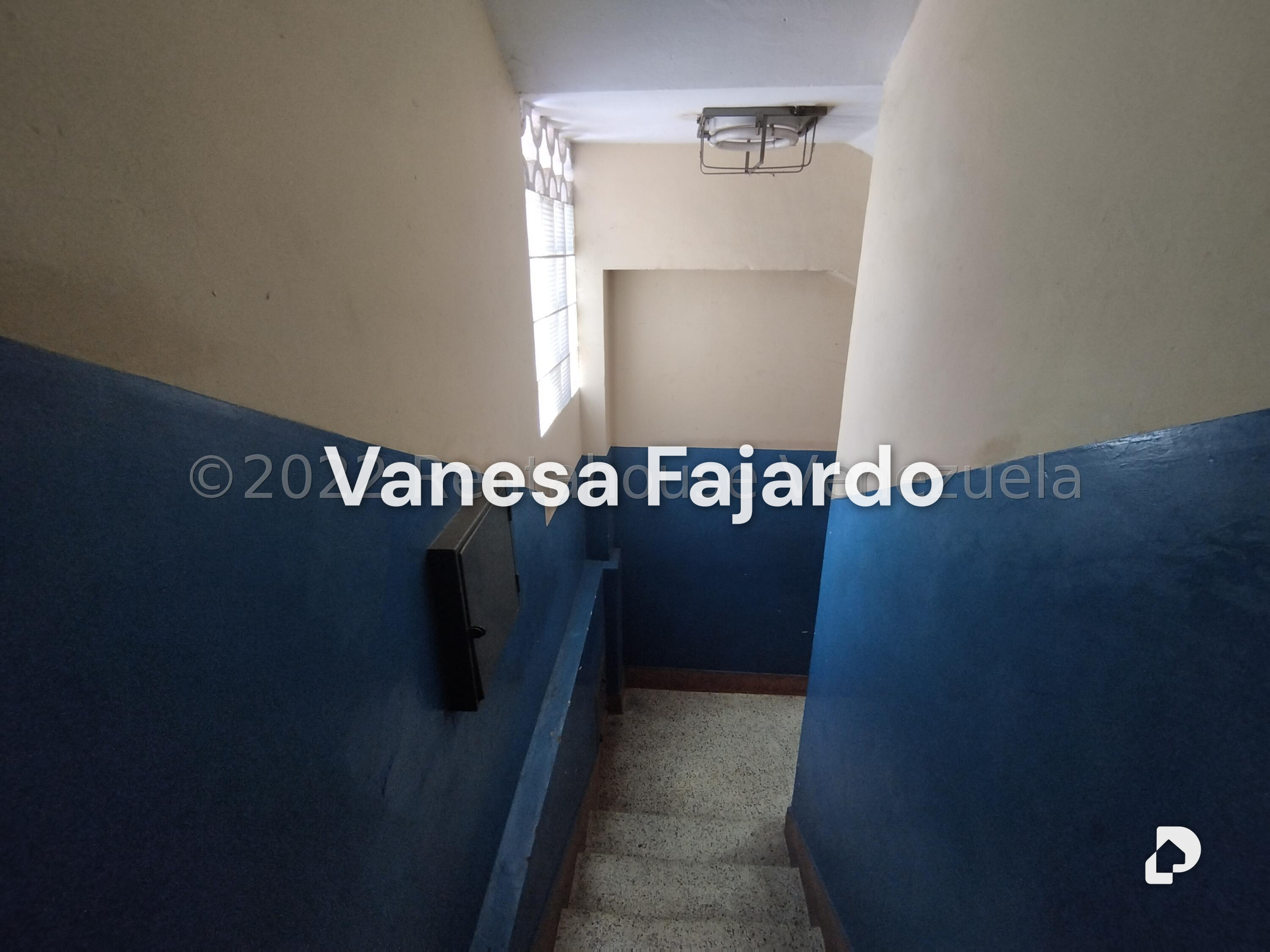 Edificio en Parroquia Santa Teresa, Caracas – 12