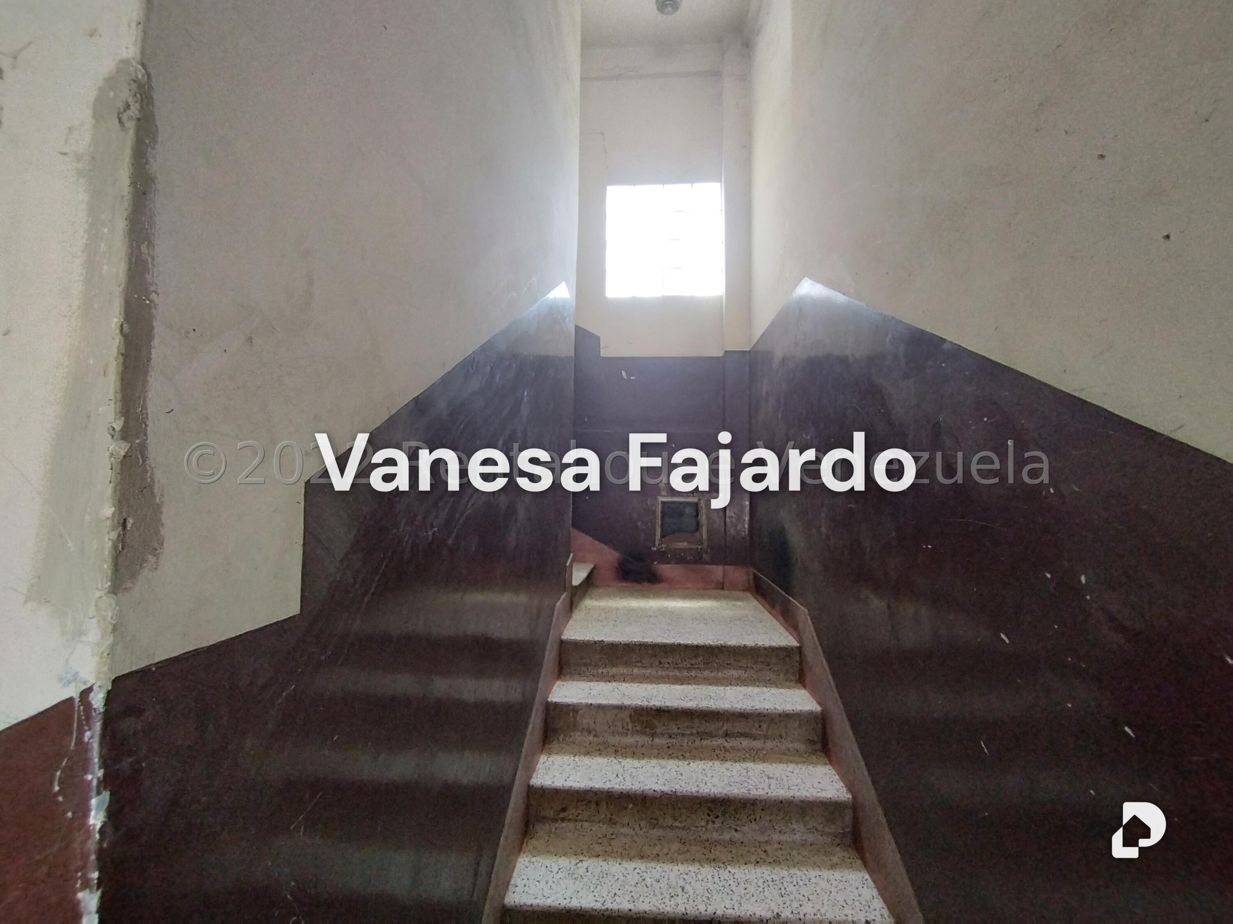 Edificio en Parroquia Santa Teresa, Caracas – 10