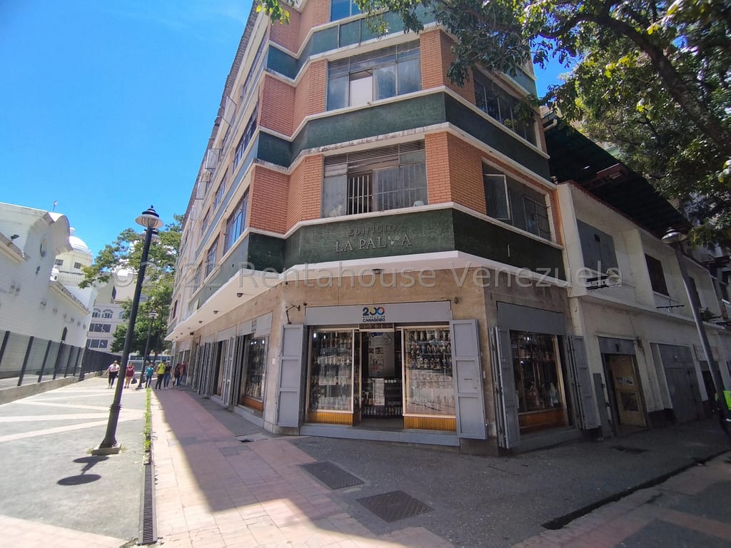 Edificio en Parroquia Santa Teresa, Caracas - 1