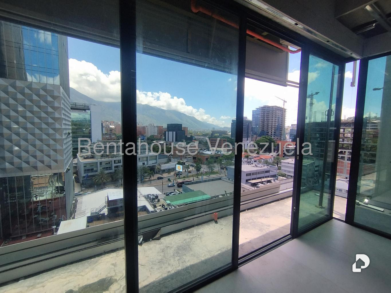 Apartamento en Las Mercedes, Caracas – 4