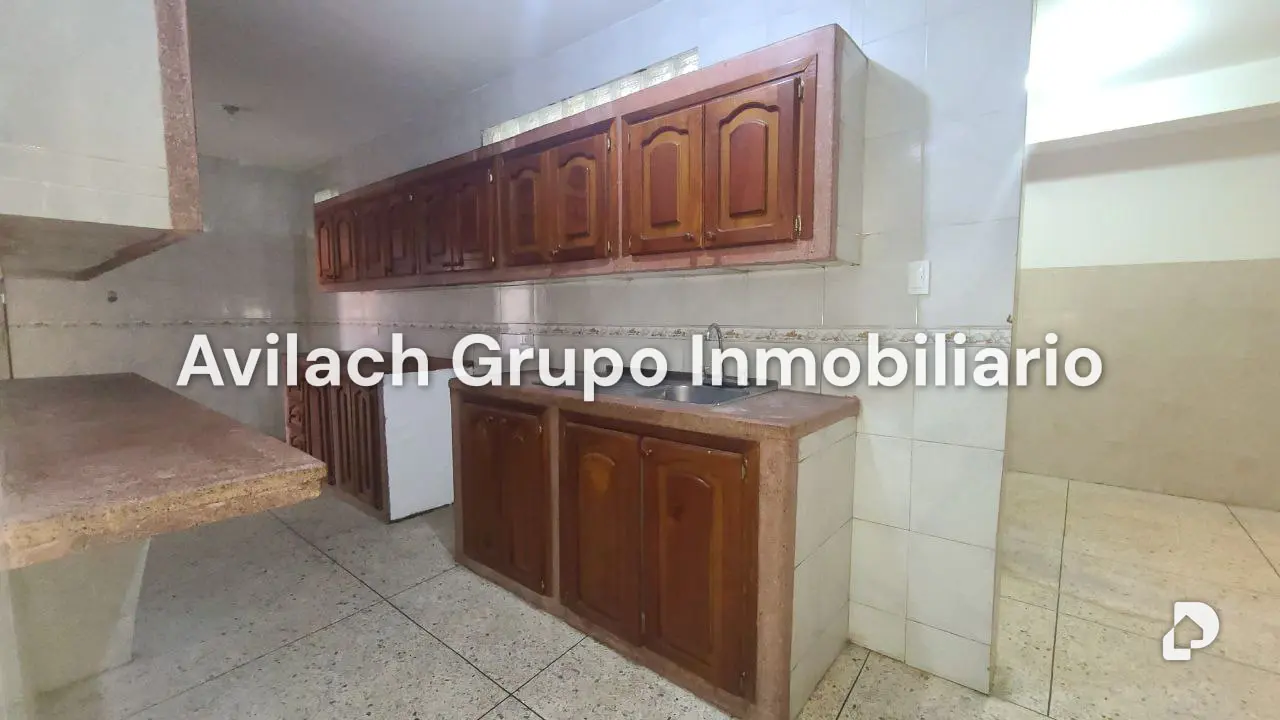 Edificio en Güigüe, Valencia
