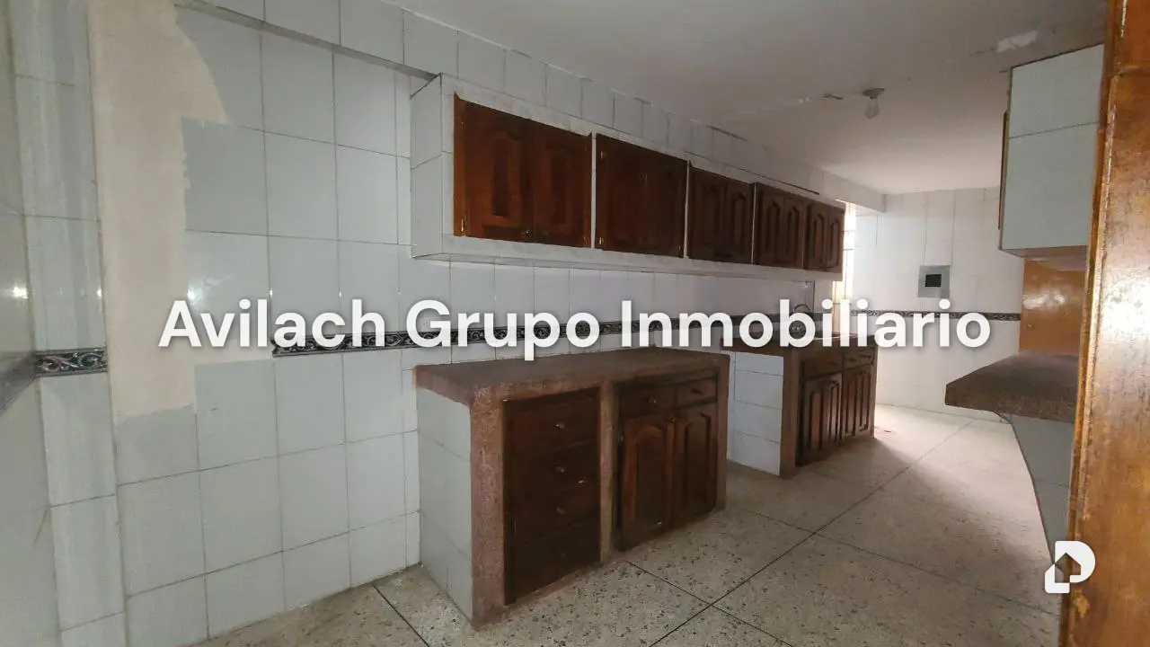 Edificio en Güigüe, Valencia