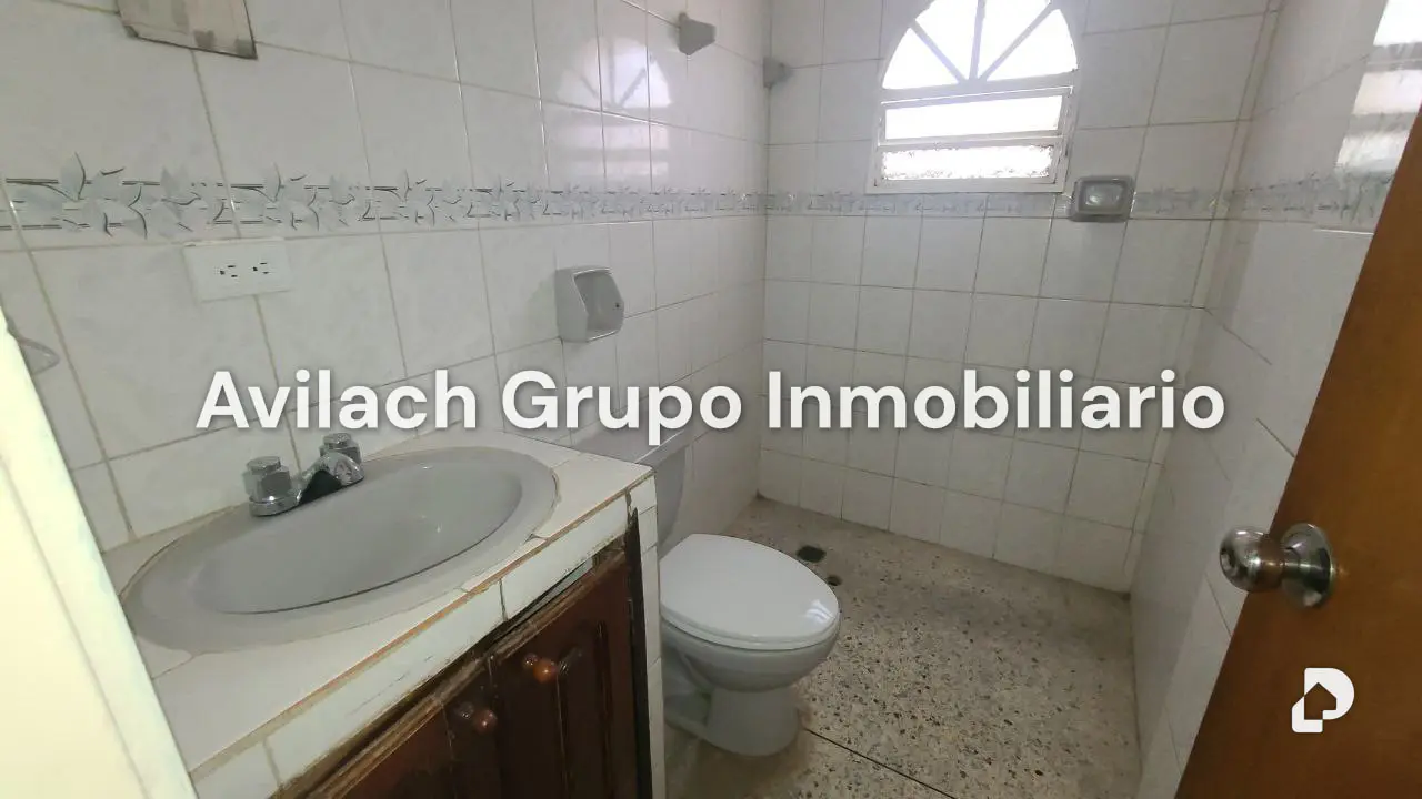 Edificio en Güigüe, Valencia