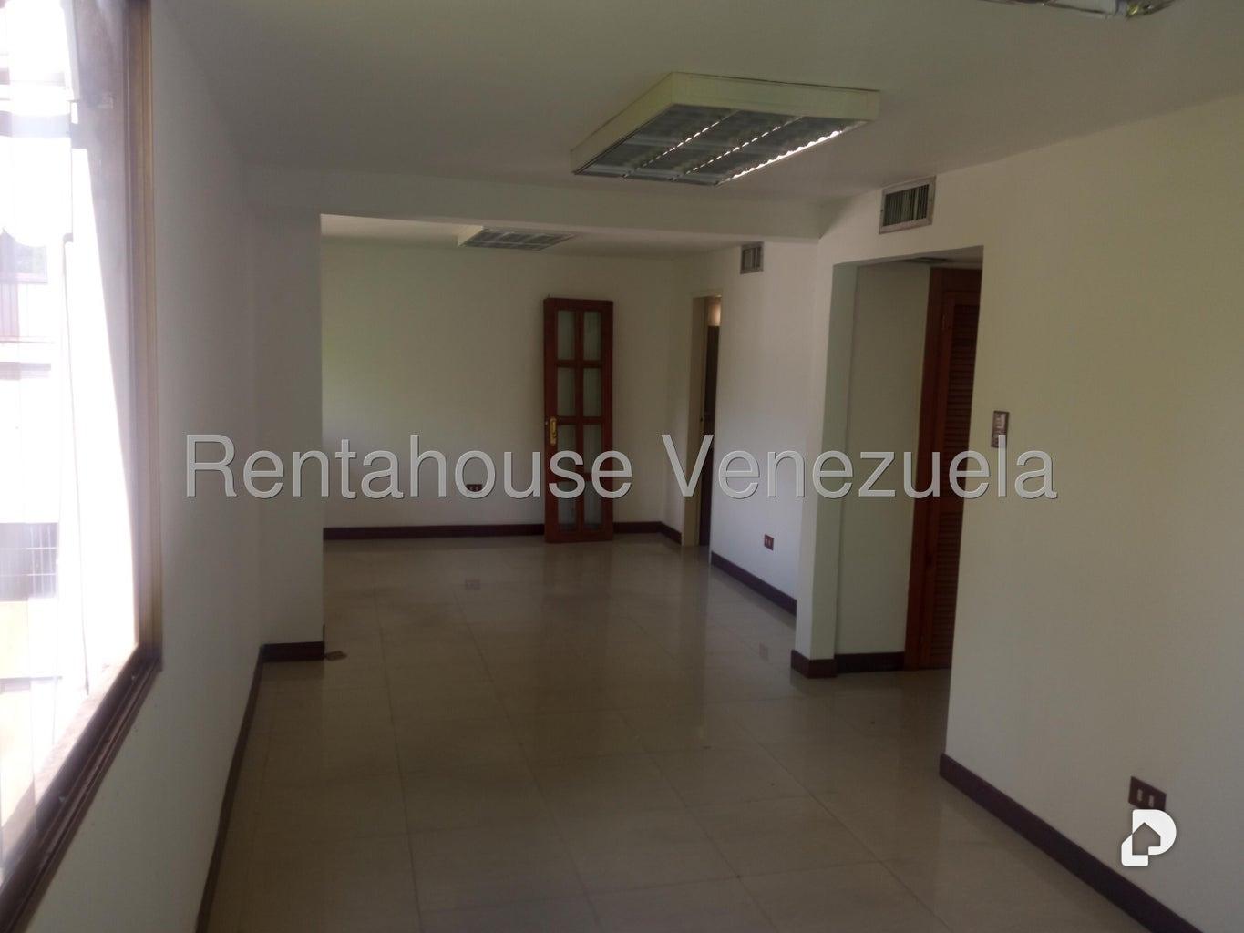 Oficina en Las Mercedes, Caracas – 26