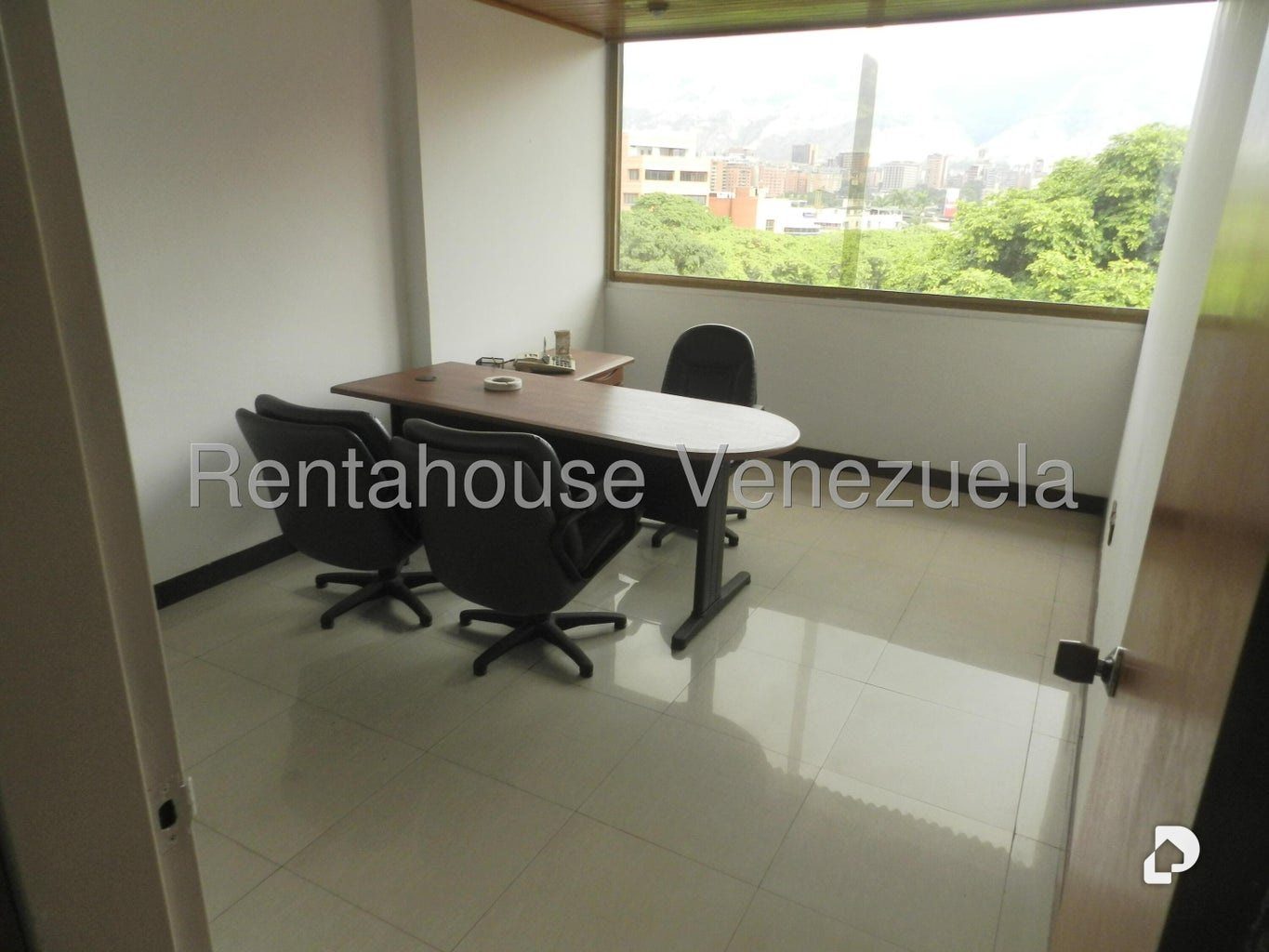 Oficina en Las Mercedes, Caracas – 8