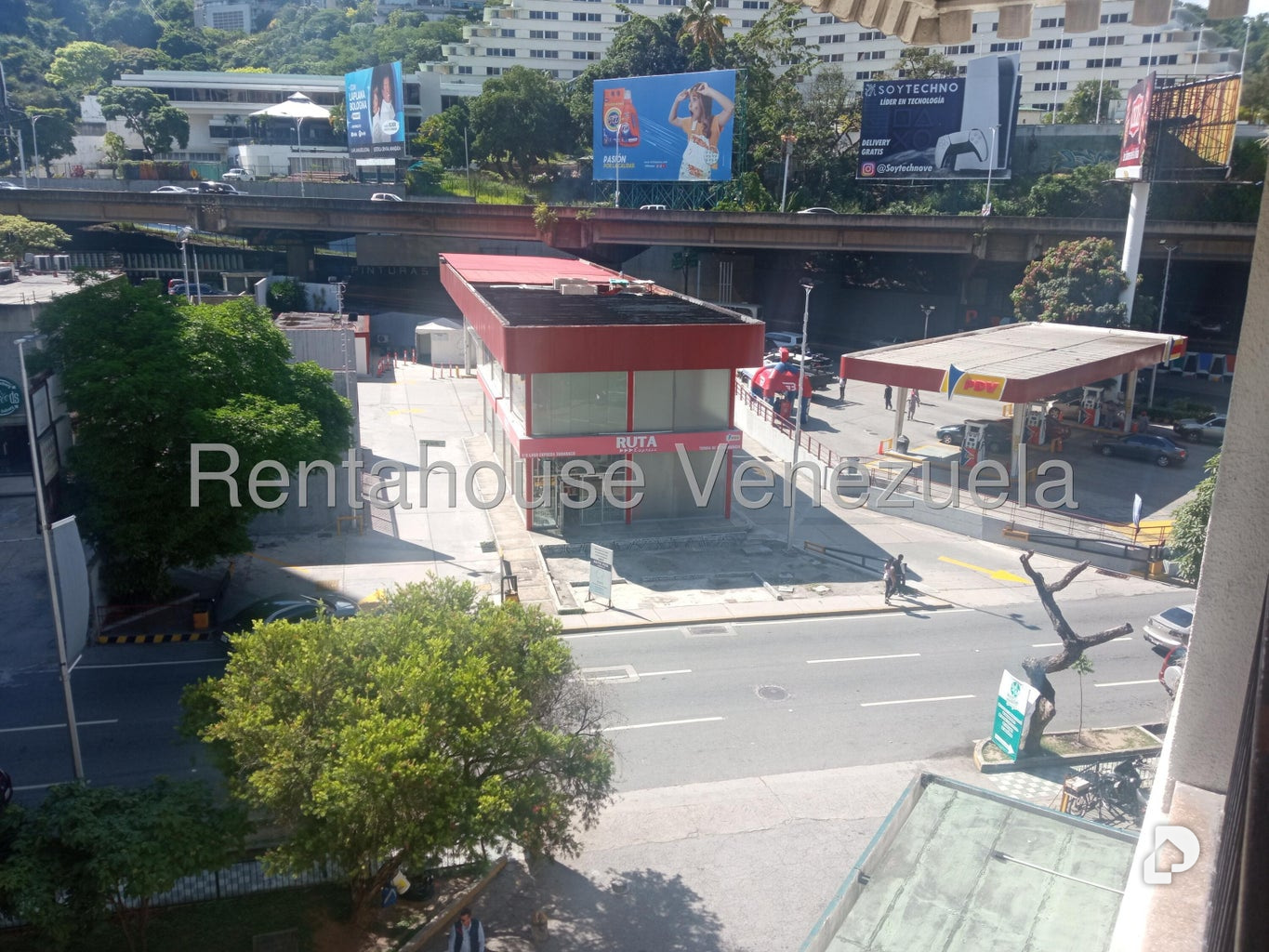 Oficina en Las Mercedes, Caracas – 18