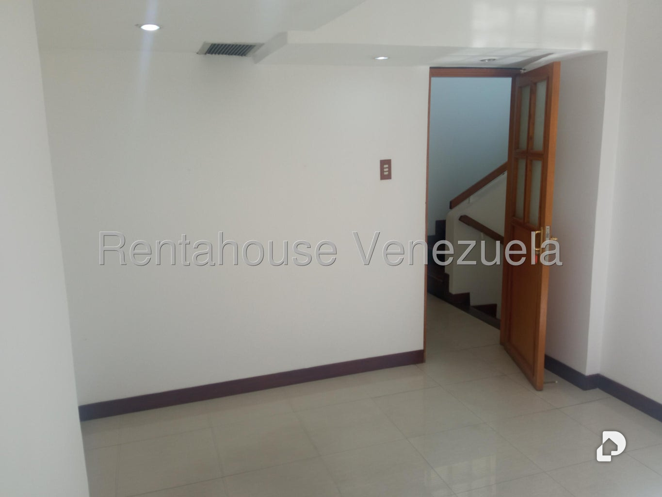 Oficina en Las Mercedes, Caracas – 23