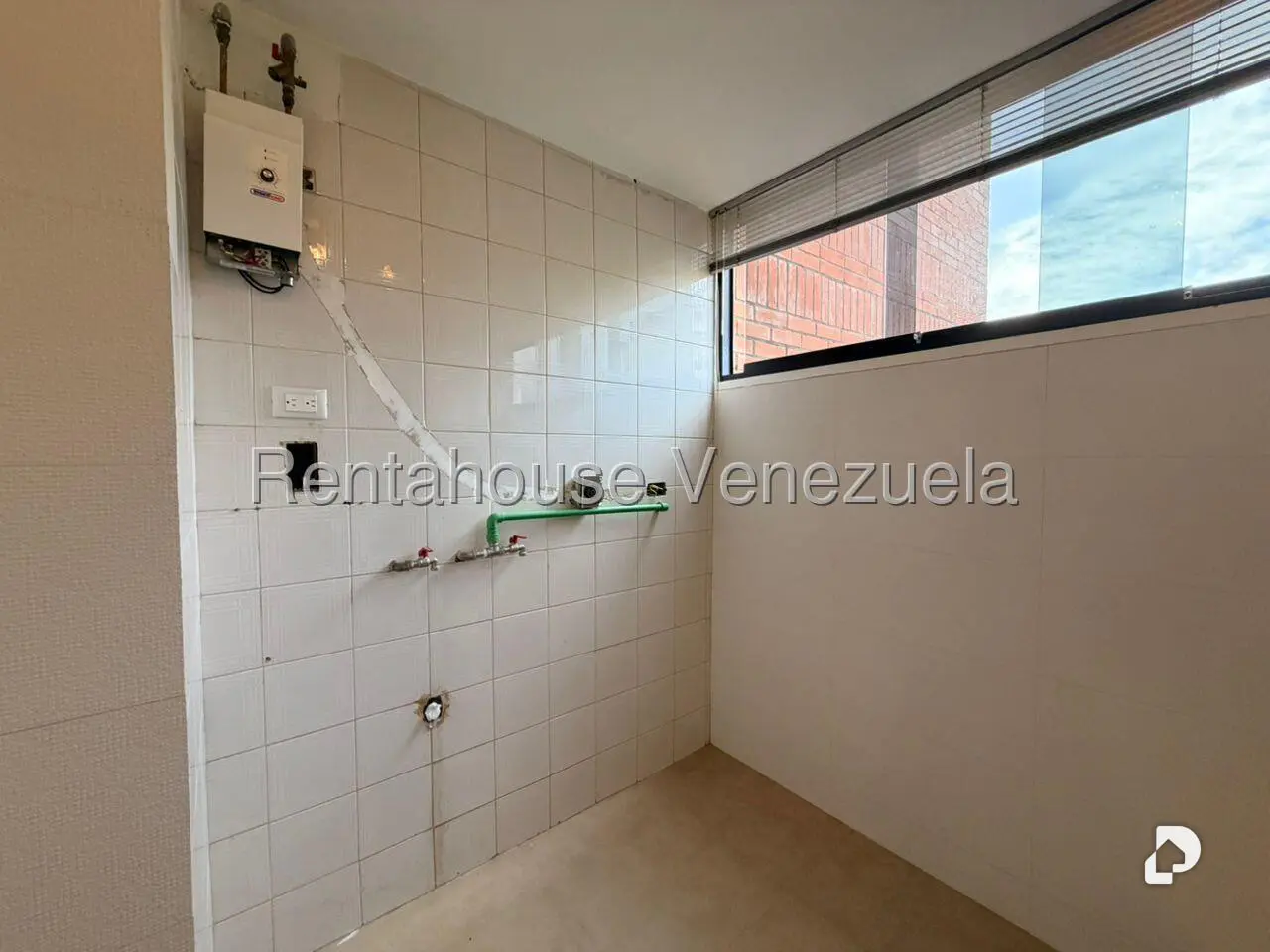 Apartment in Santa Rosa de Lima, Caracas – 11