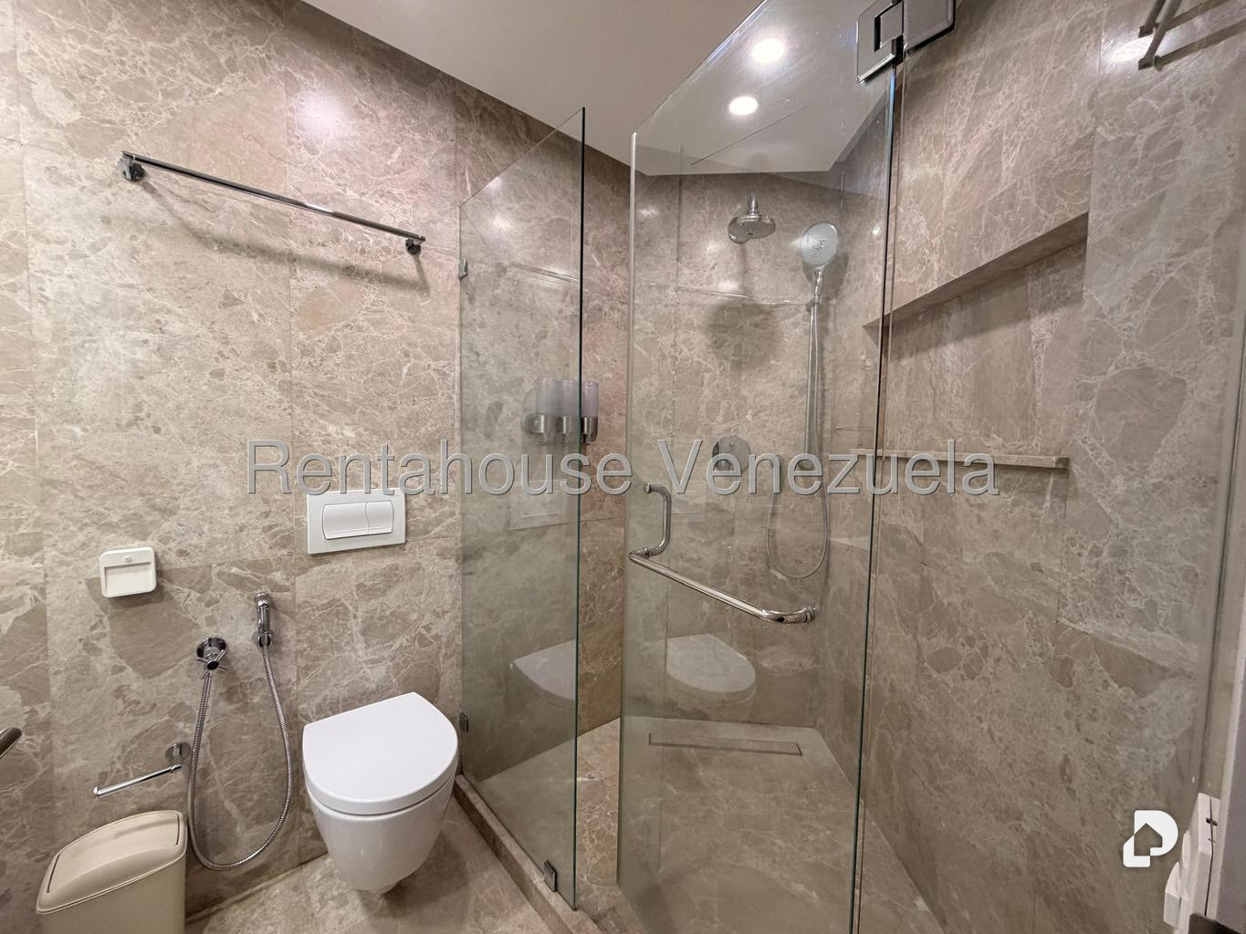 Apartamento en Campo Alegre, Caracas – 13