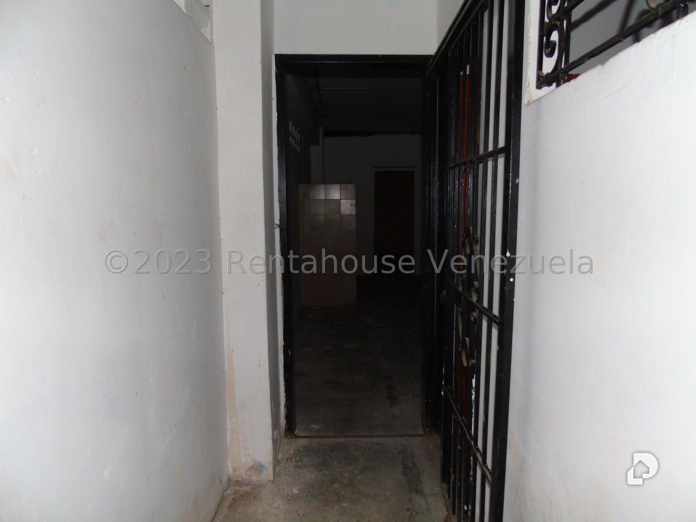 Local comercial en Parroquia La Candelaria, Caracas – 13