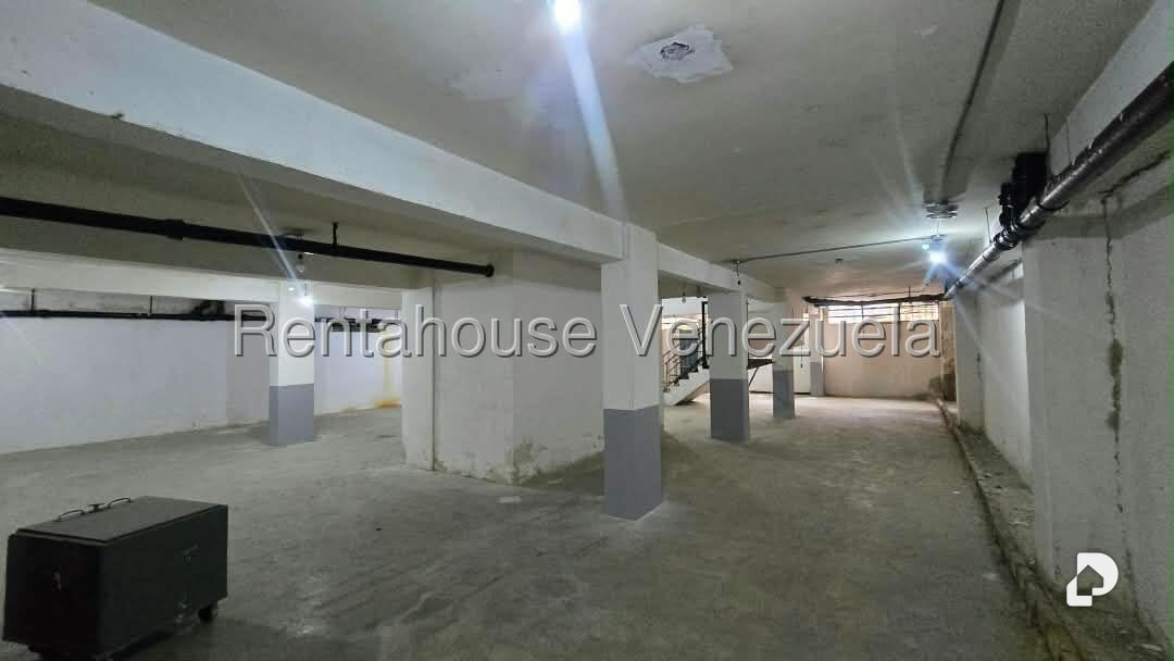 Local comercial en Parroquia La Candelaria, Caracas – 15