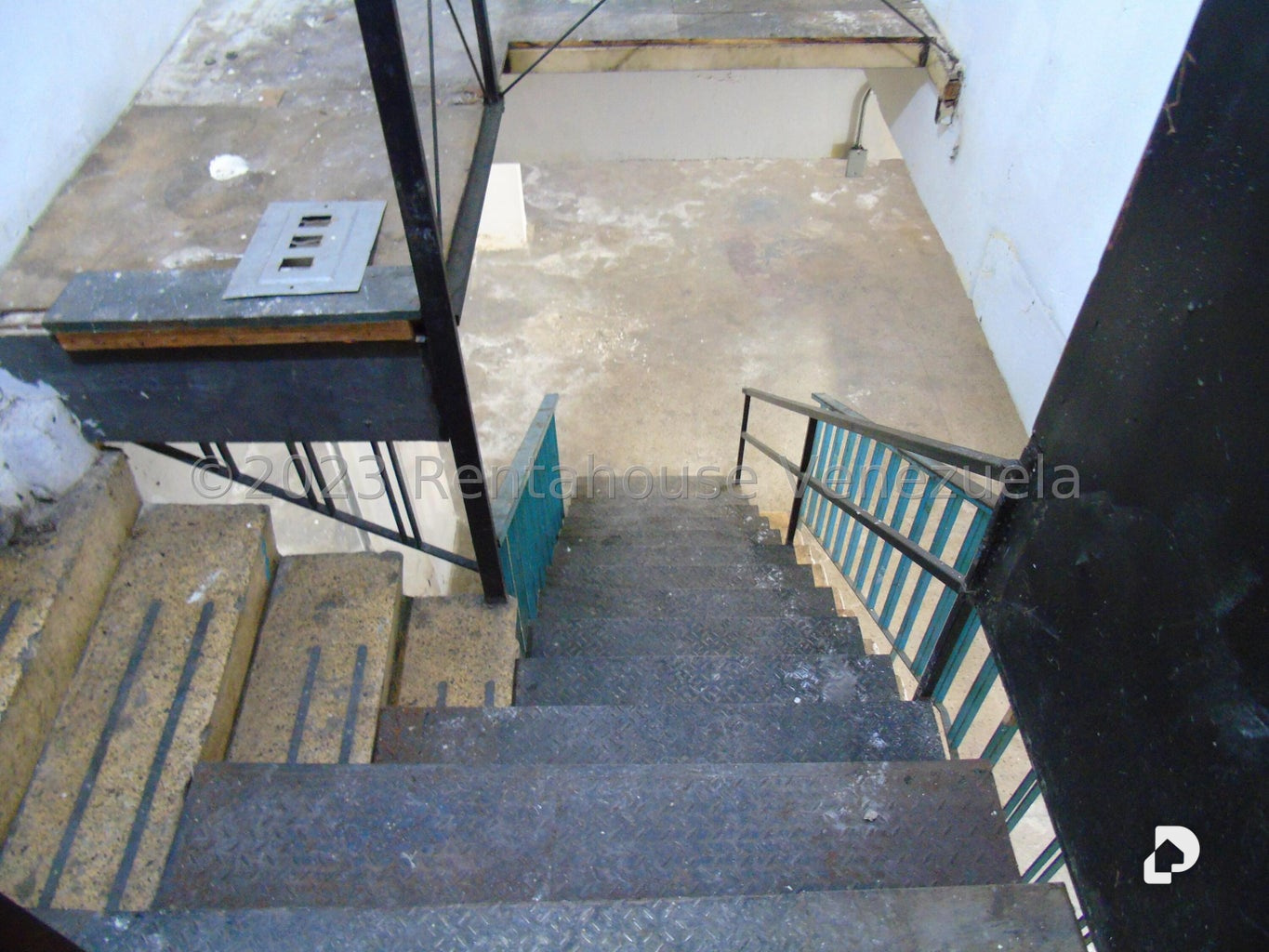 Local comercial en Parroquia La Candelaria, Caracas – 5