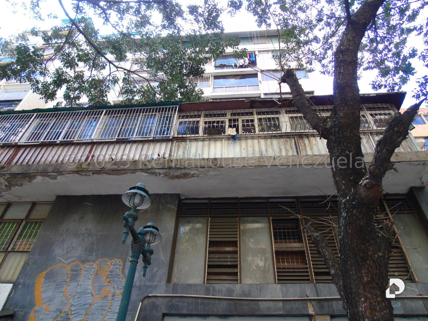 Local comercial en Parroquia La Candelaria, Caracas – 1