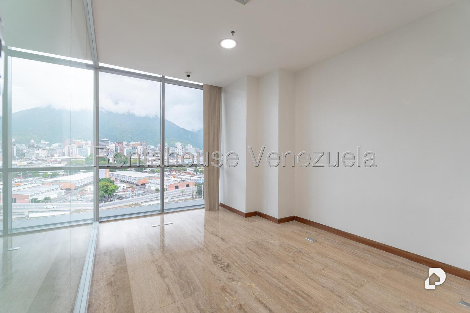 Oficina en Las Mercedes, Caracas