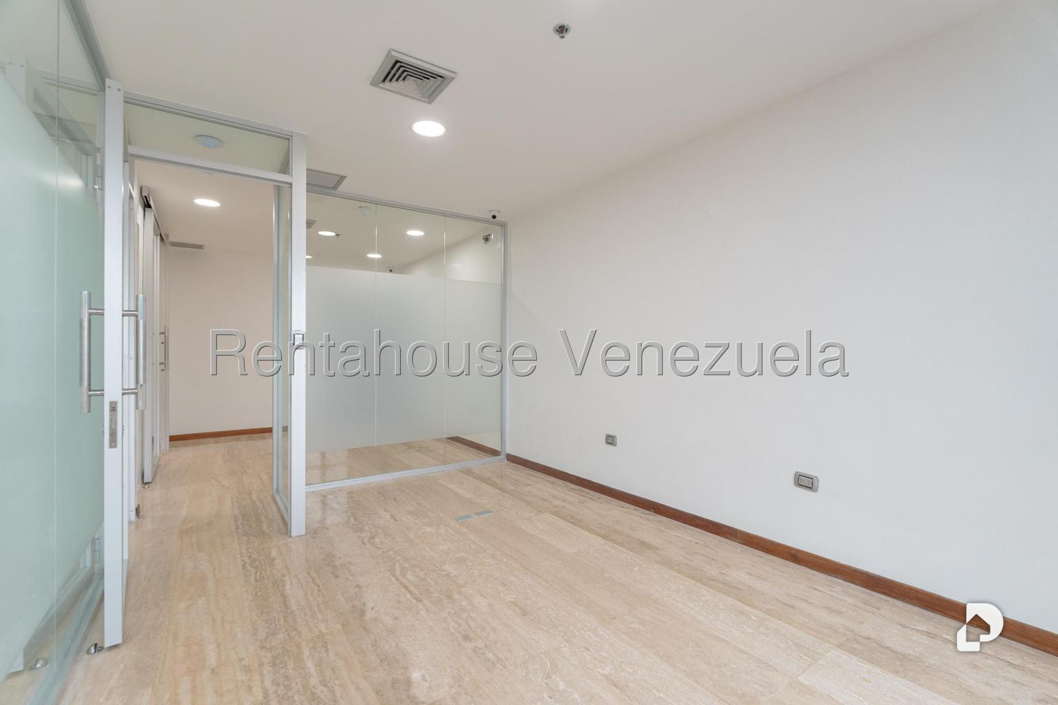 Oficina en Las Mercedes, Caracas