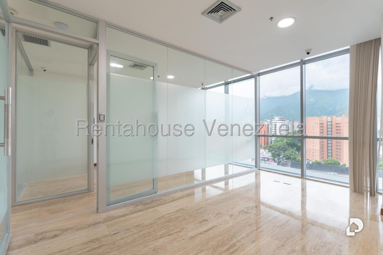 Oficina en Las Mercedes, Caracas