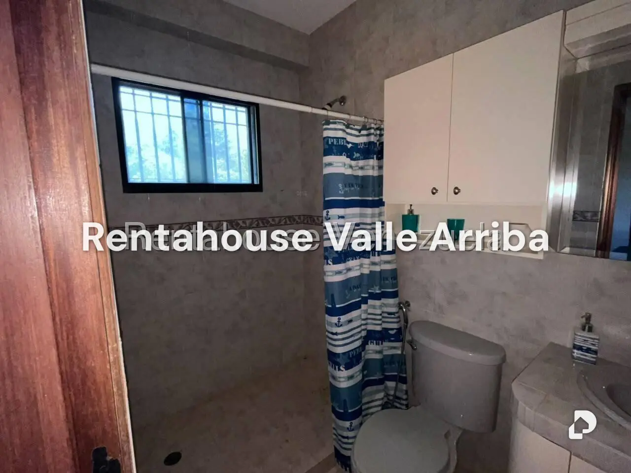 Casa en Karimao Country, Caracas – 24