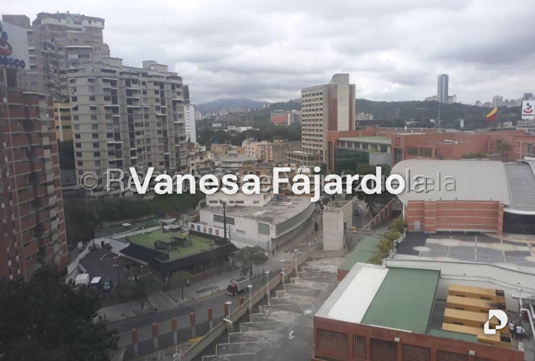 Oficina en Bello Monte, Caracas – 11