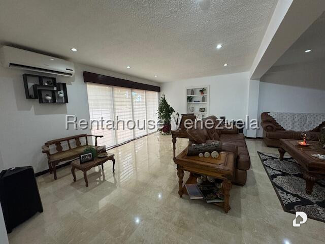 Casa en La Lagunita Country Club, Caracas