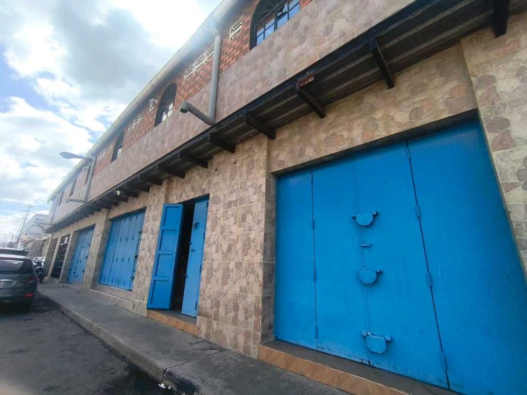Local comercial en Valencia - 1