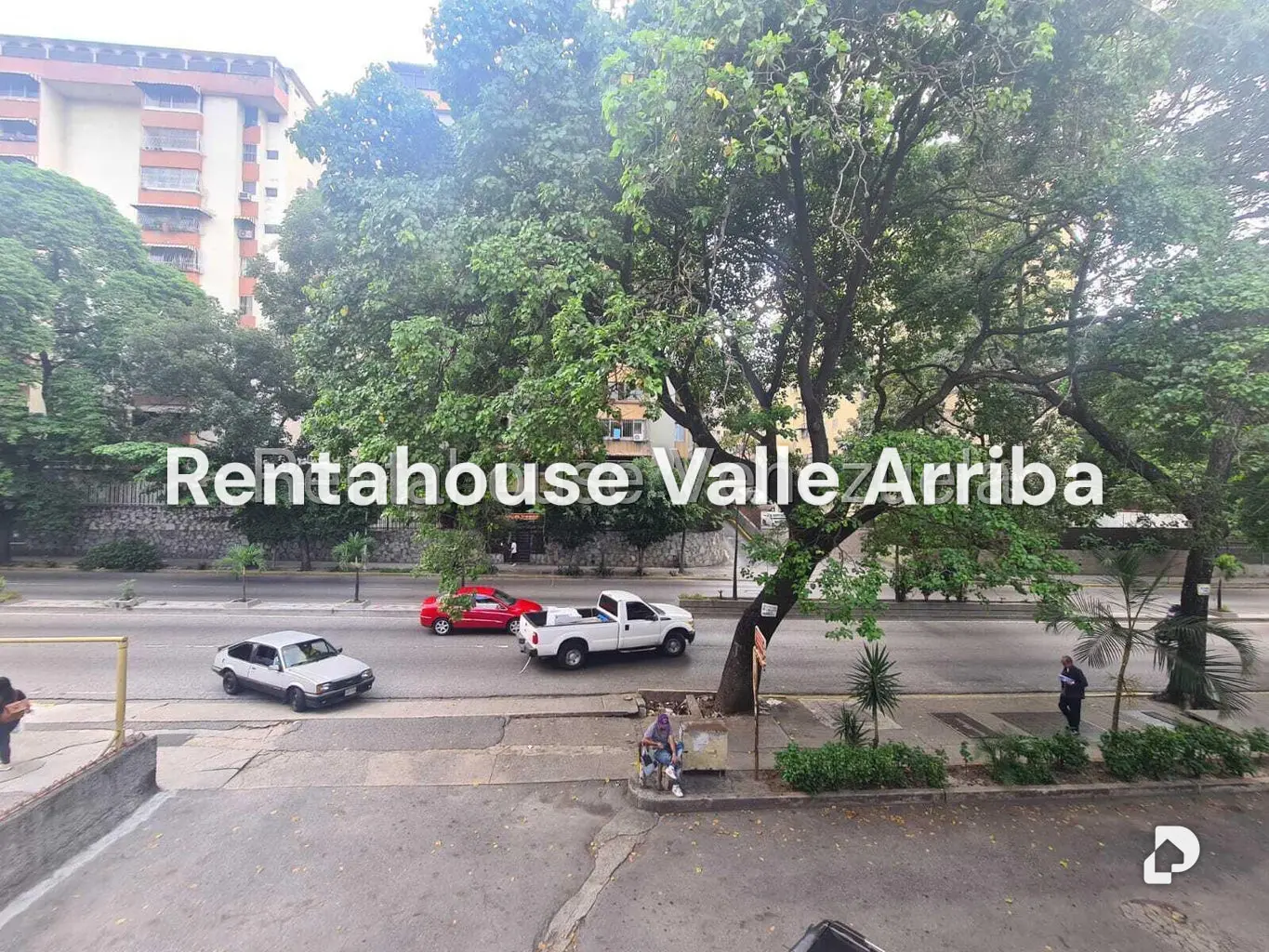 Local comercial en La Urbina, Caracas – 12