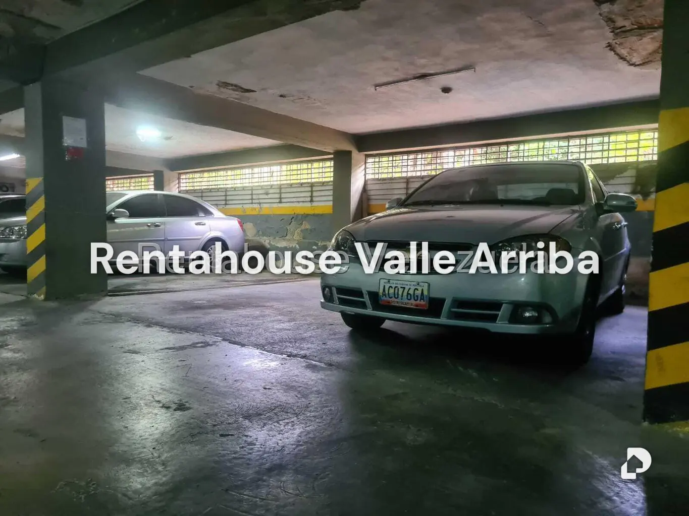 Local comercial en La Urbina, Caracas – 25