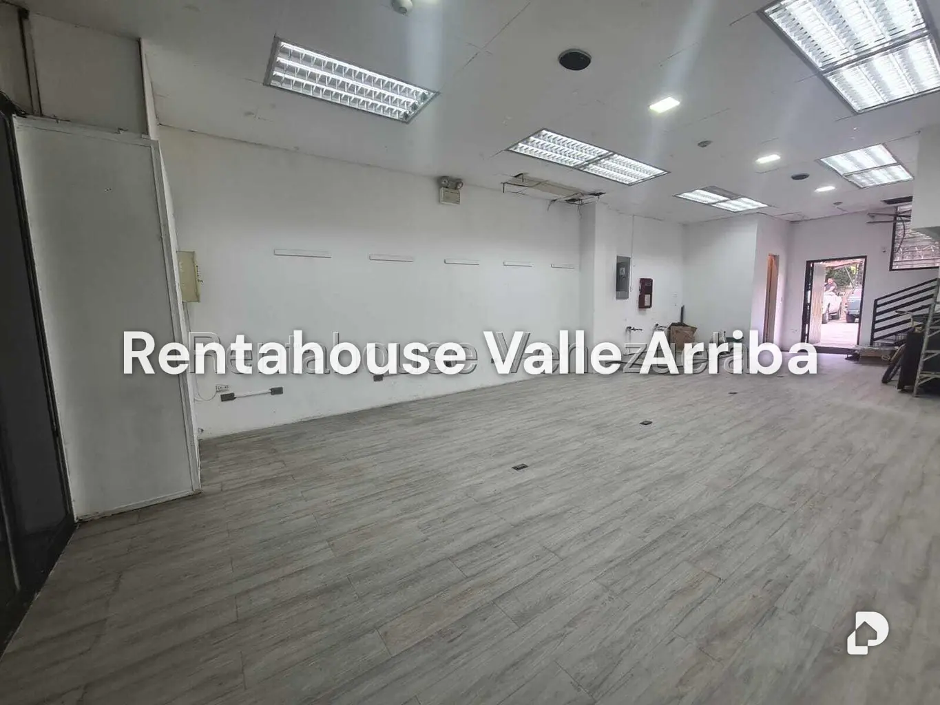 Local comercial en La Urbina, Caracas – 7