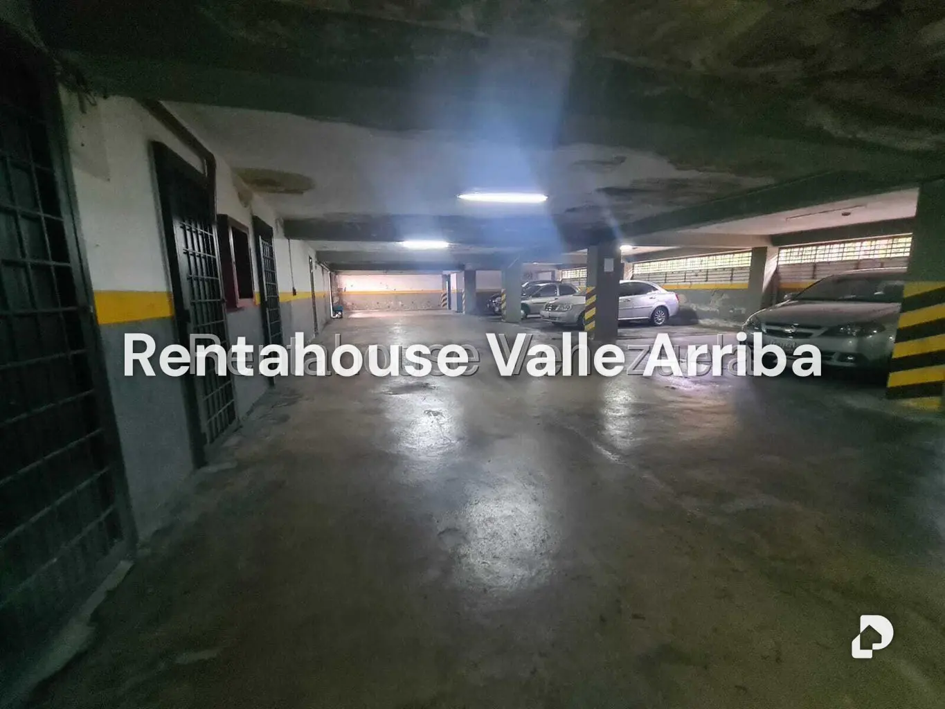 Local comercial en La Urbina, Caracas – 26