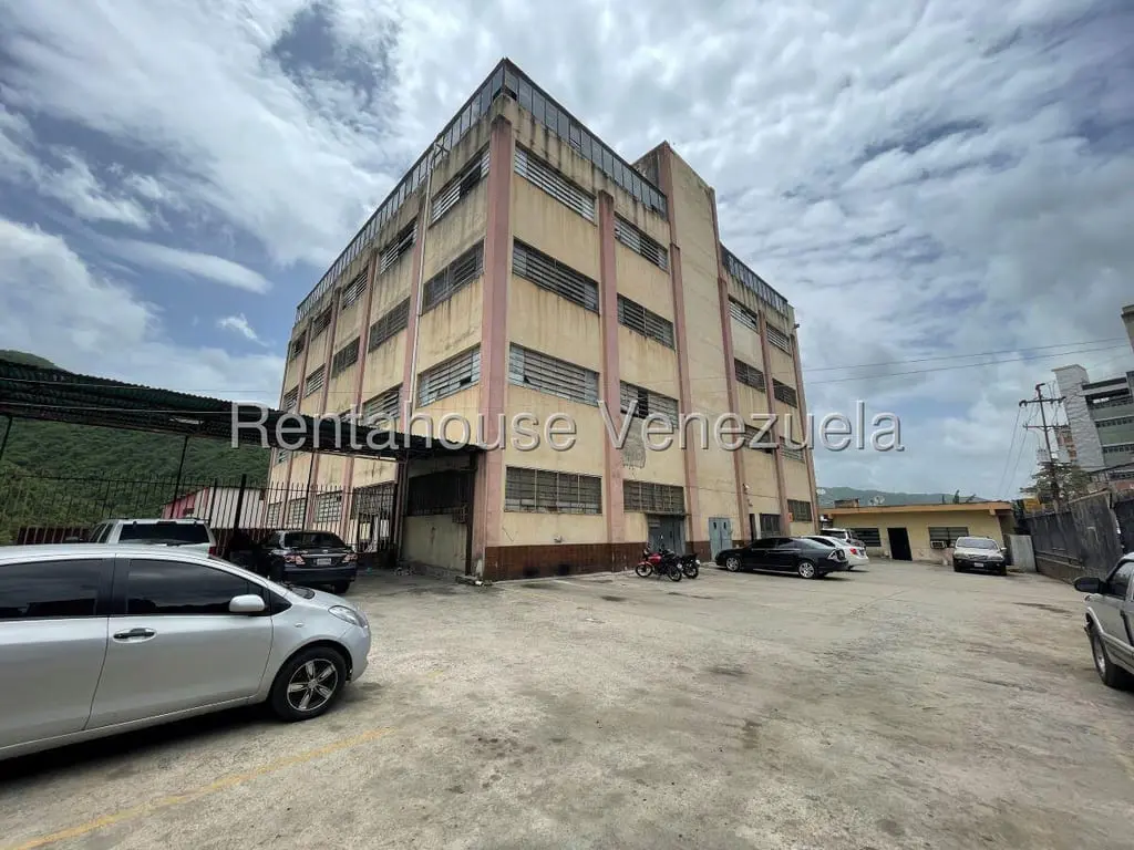 Warehouse in Ruiz Pineda, Caracas - 1