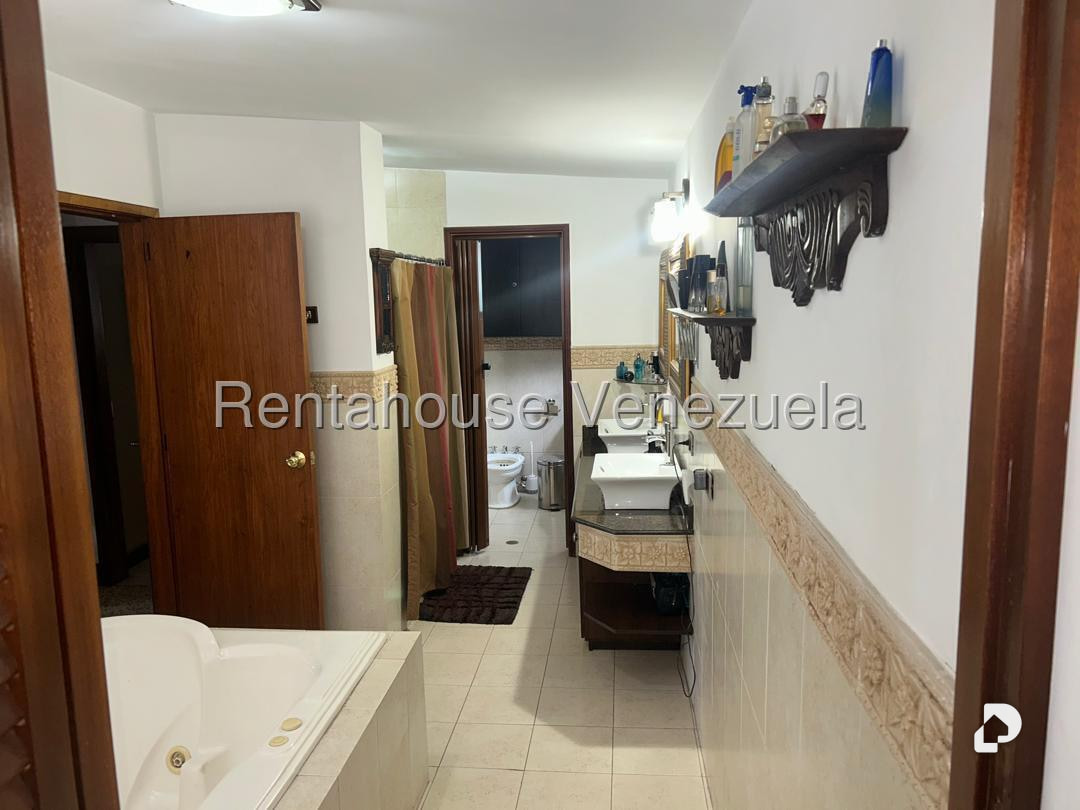 Casa en El Marqués, Caracas – 24