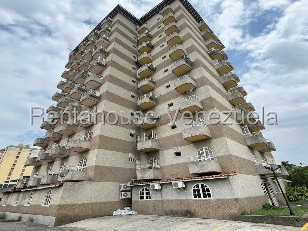 Apartamento en Base Aragua, Maracay - 1