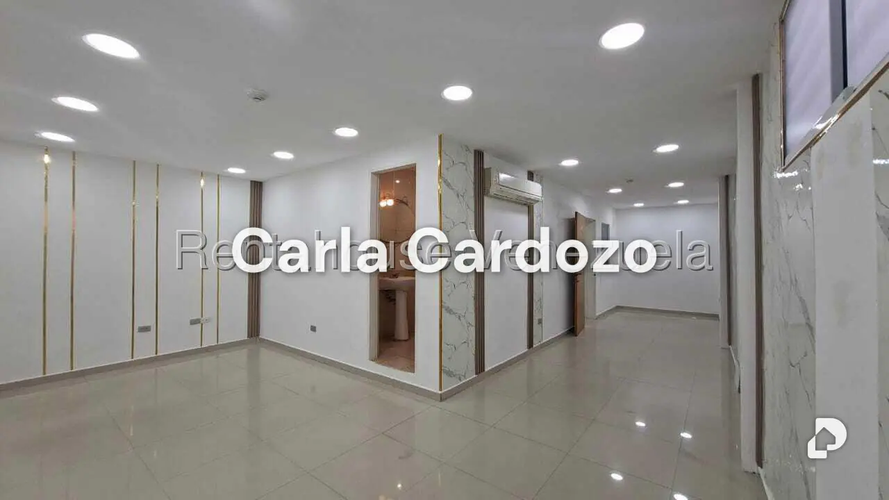 Oficina en Los Chaguaramos, Caracas – 13