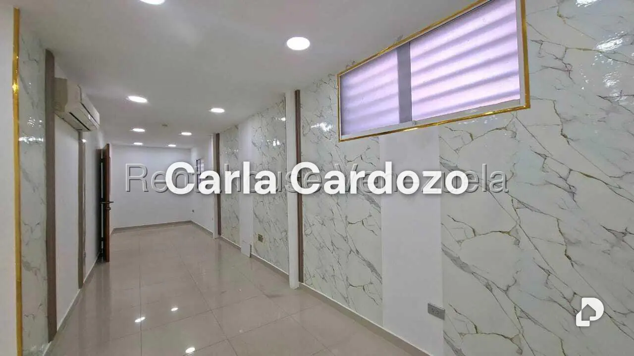Oficina en Los Chaguaramos, Caracas – 16