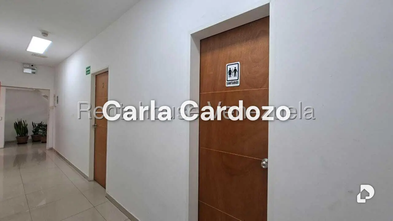 Oficina en Los Chaguaramos, Caracas – 18