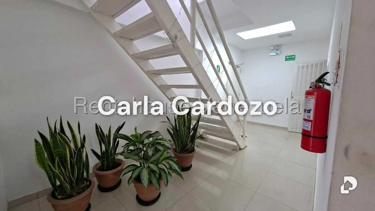 Oficina en Los Chaguaramos, Caracas – 23