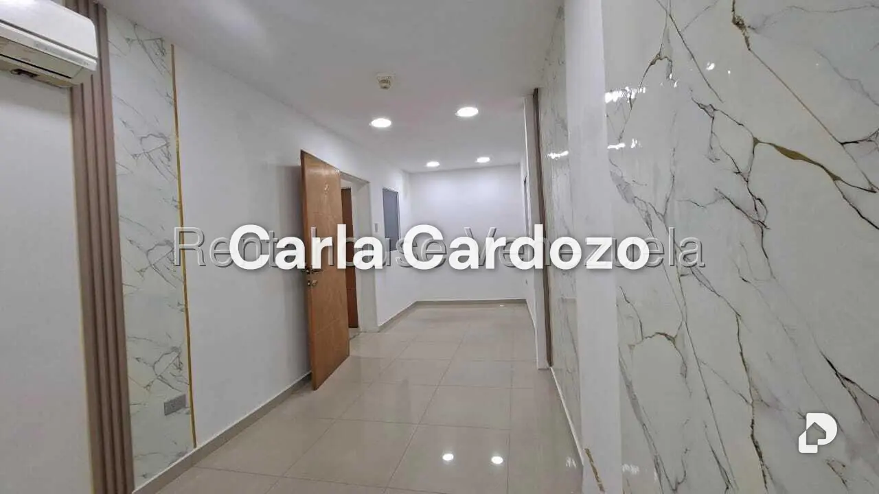 Oficina en Los Chaguaramos, Caracas – 17