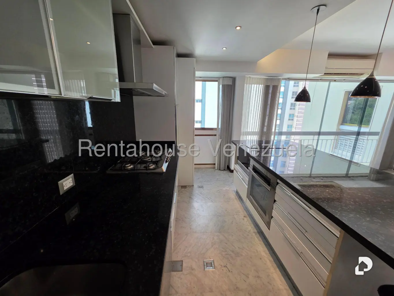 Apartamento en Campo Alegre, Caracas – 13