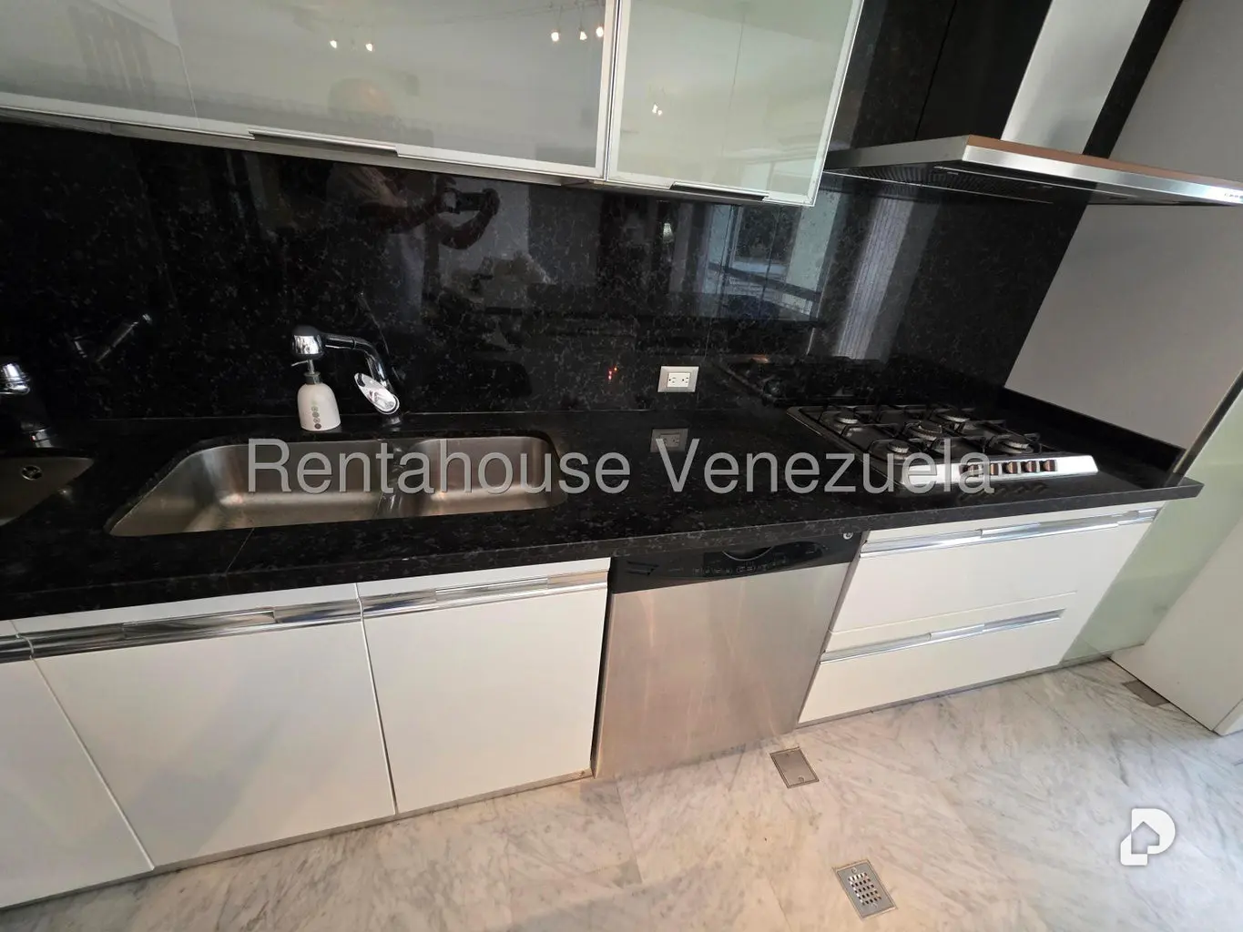 Apartamento en Campo Alegre, Caracas – 14