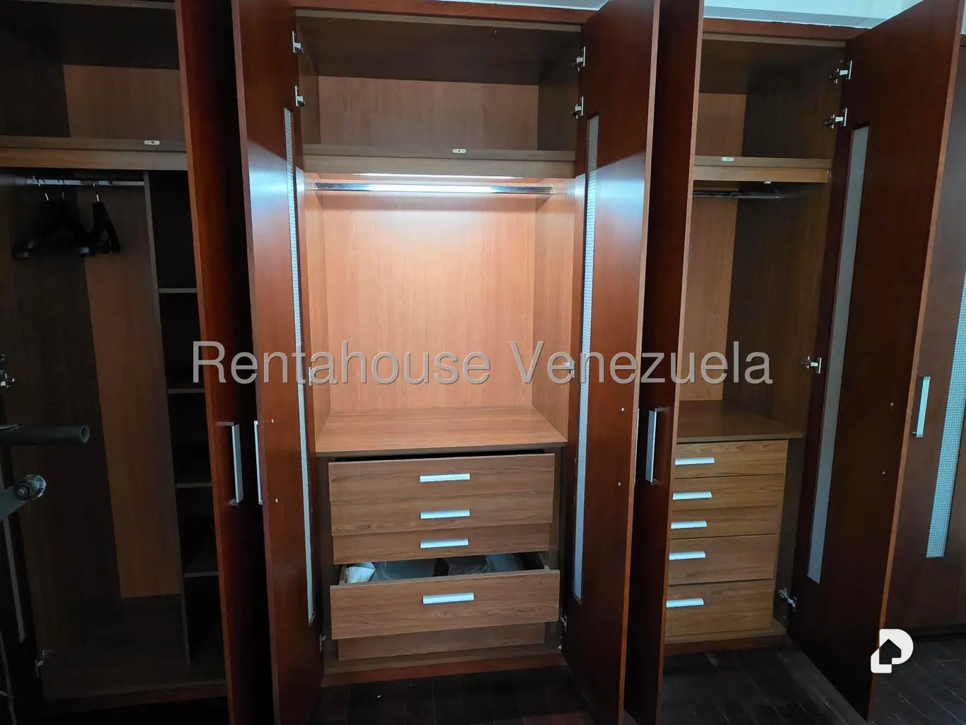 Apartamento en Campo Alegre, Caracas – 25