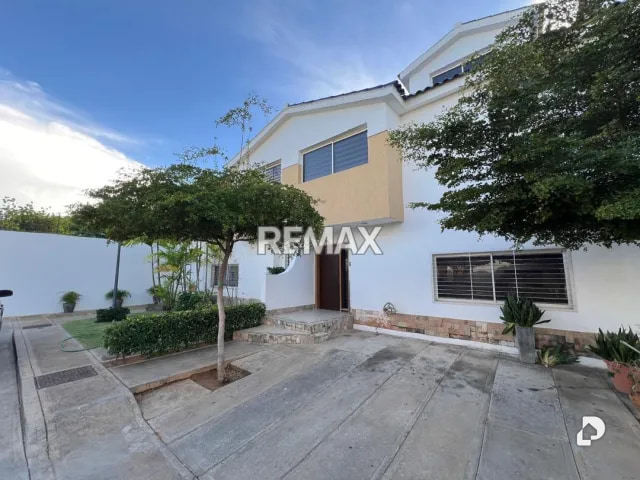 Townhouse en Sector Isla Dorada, Maracaibo – 8